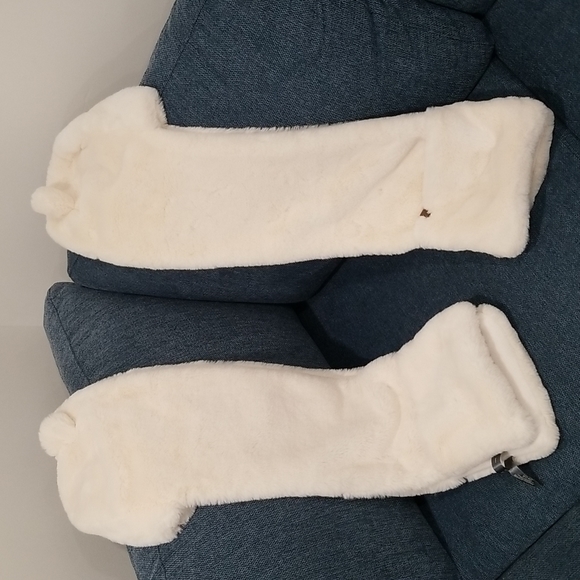 Set of 2 Polar Bear Roots Faux Fur Hat Scarf Combo Set - Picture 3 of 6